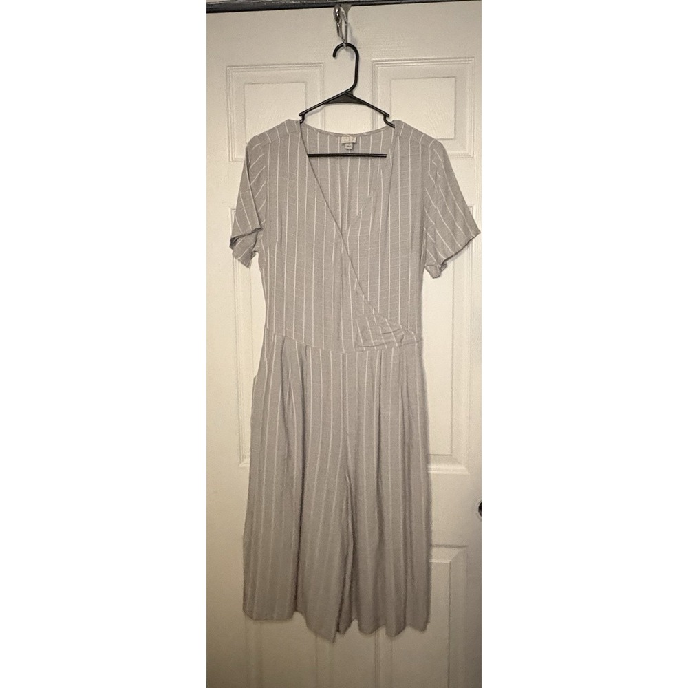 A New Day Gray And White Striped Women's Jumpsuit Size Medium